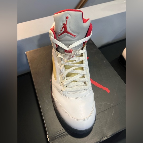 Air Jordan 5 Retro “Fire Red” - Picture 10 of 11